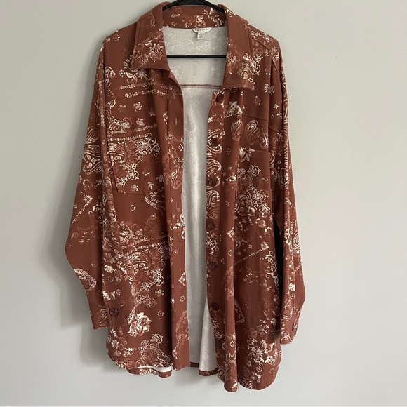Cato Brown Paisley Print Button Down Shacket With Pockets - Picture 3 of 4